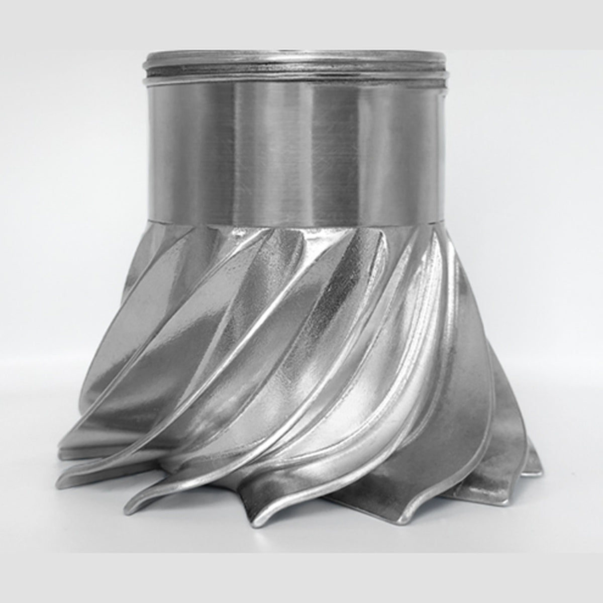 Turbo Moka 3-cup aluminium boiler with its machined turbine-finned base